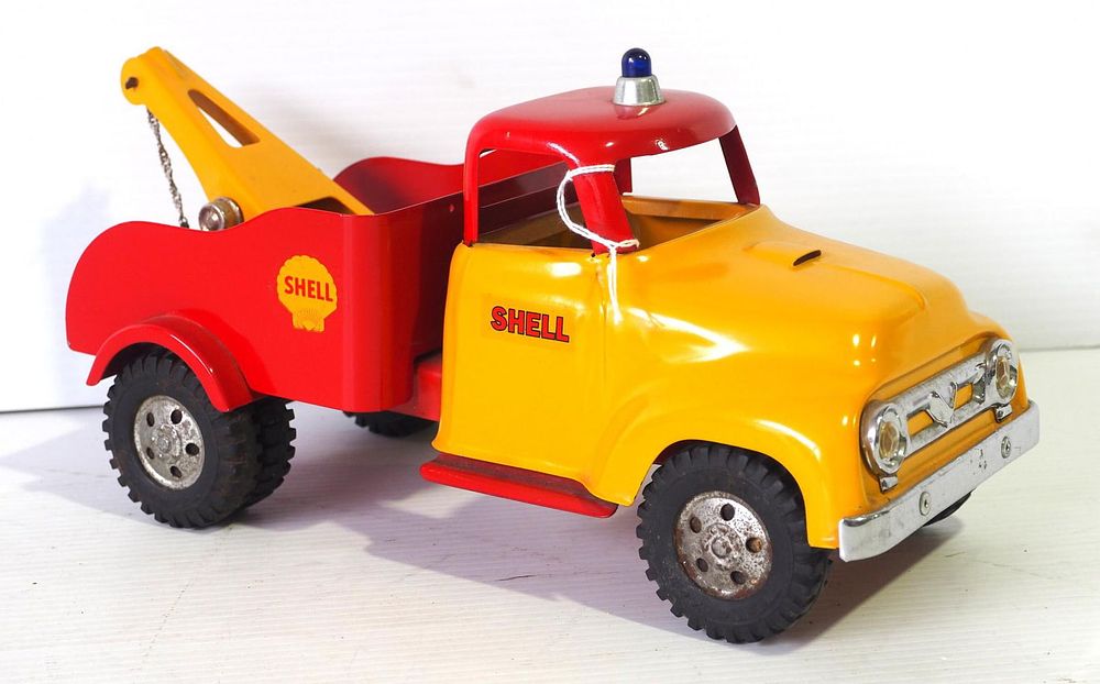 Lot 295: Tonka custom Shell wrecker
