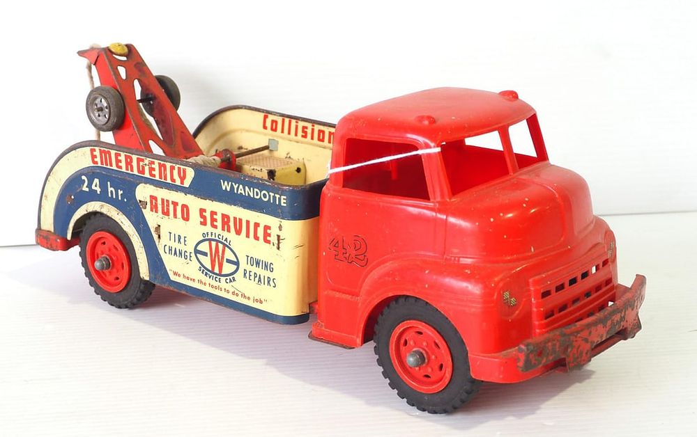 Lot 314: Wyandotte 24-hr Auto Service wrecker