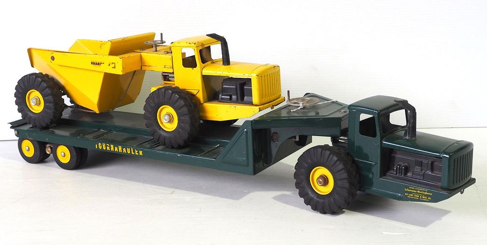 Lot 320: Nylint Tournahualer with Nylint Earth Mover