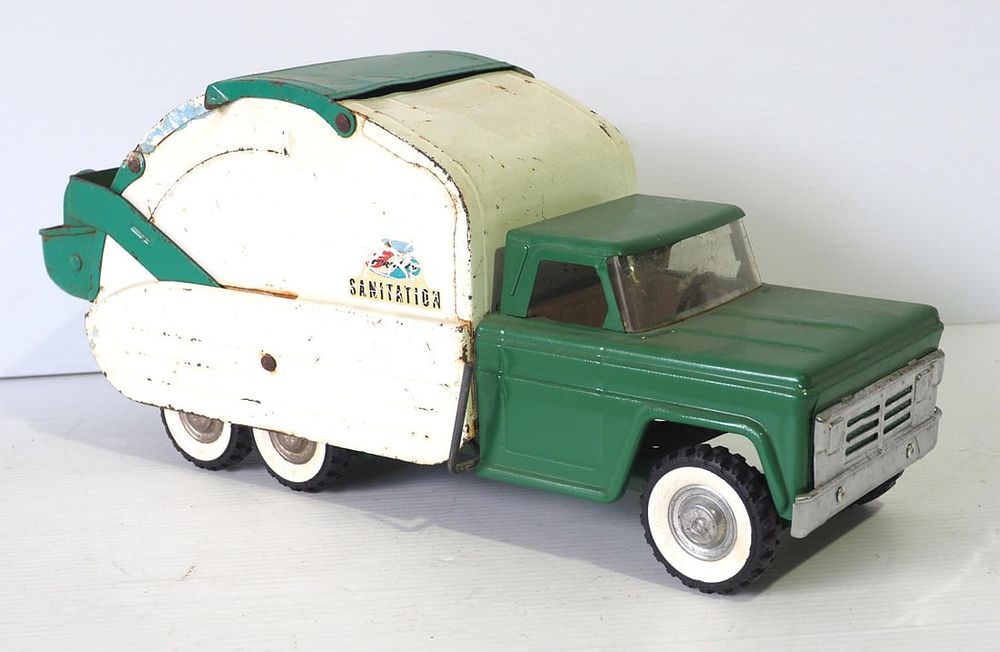 Lot 323: Structo Sanitation garbage truck