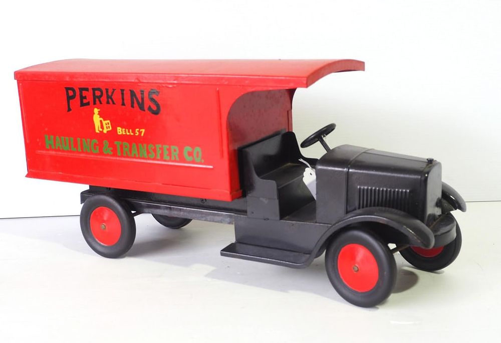 Lot 337: Buddy L delivery truck