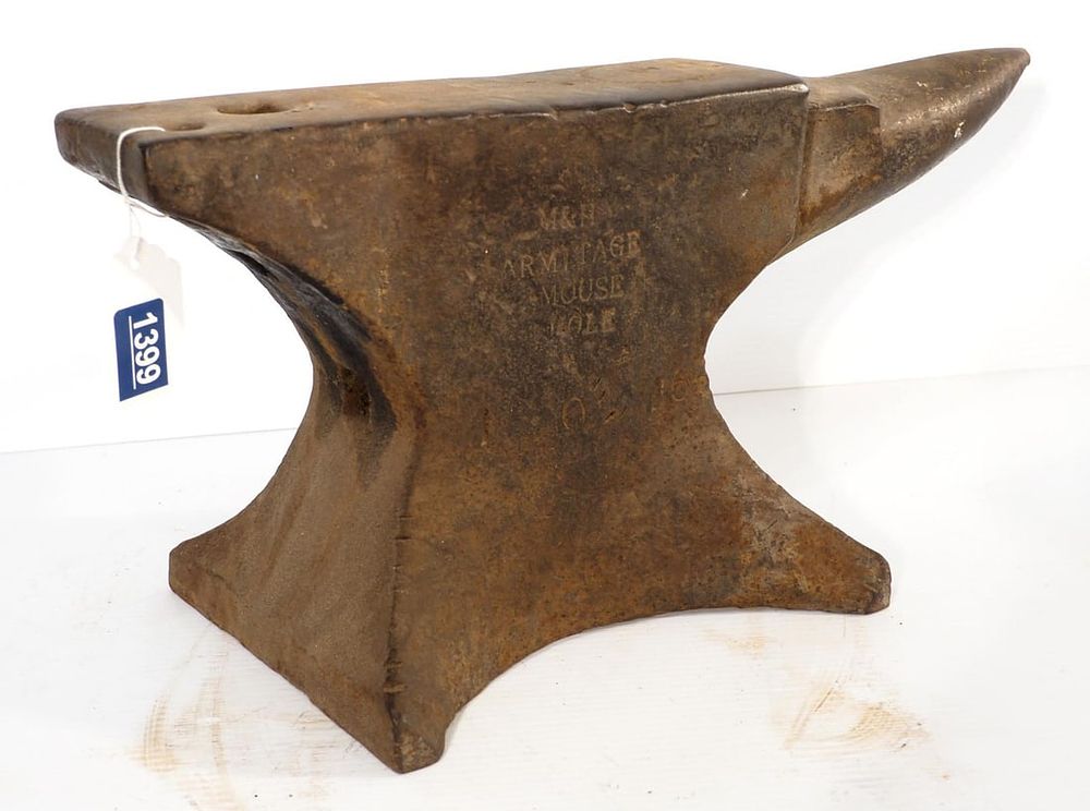 Lot 1399: Blacksmith anvil