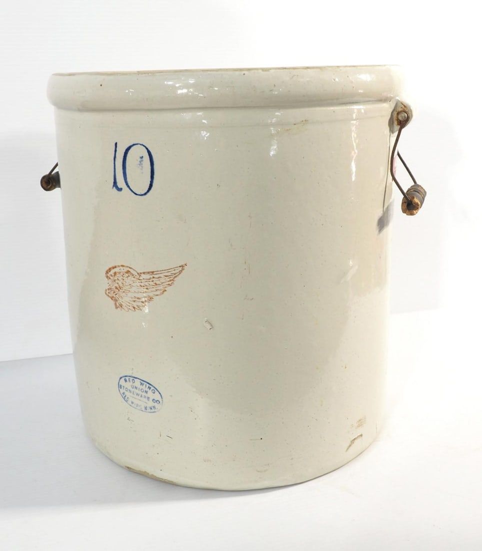 Lot 40: 10-gallon Red Wing crock with wire handles