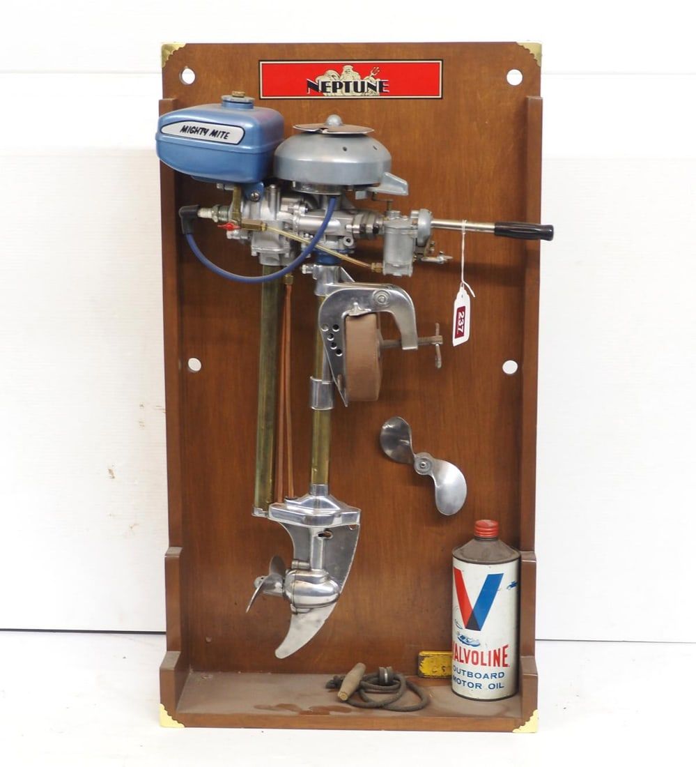 Lot 237: Neptune Model 11 A1 outboard boat motor