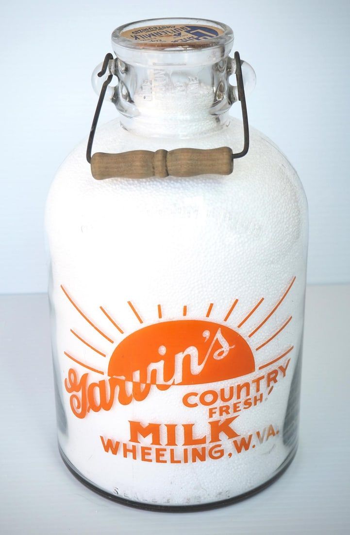 Lot 622: 1 gallon milk bottle