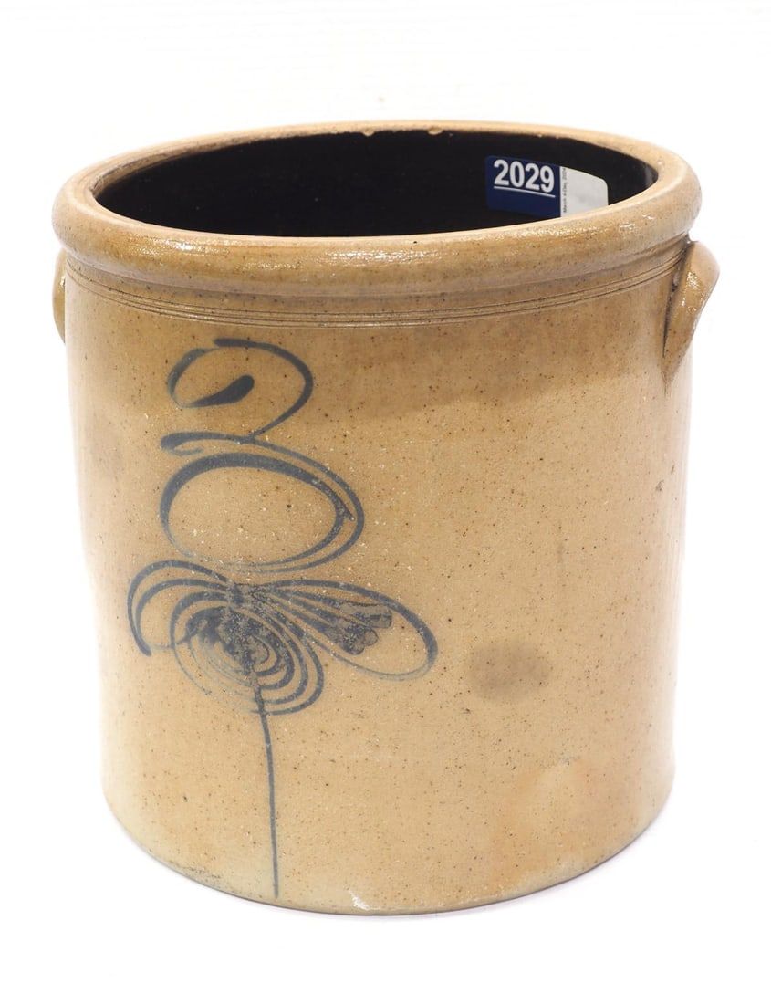 Lot 2029: 3-gallon Beesting crock