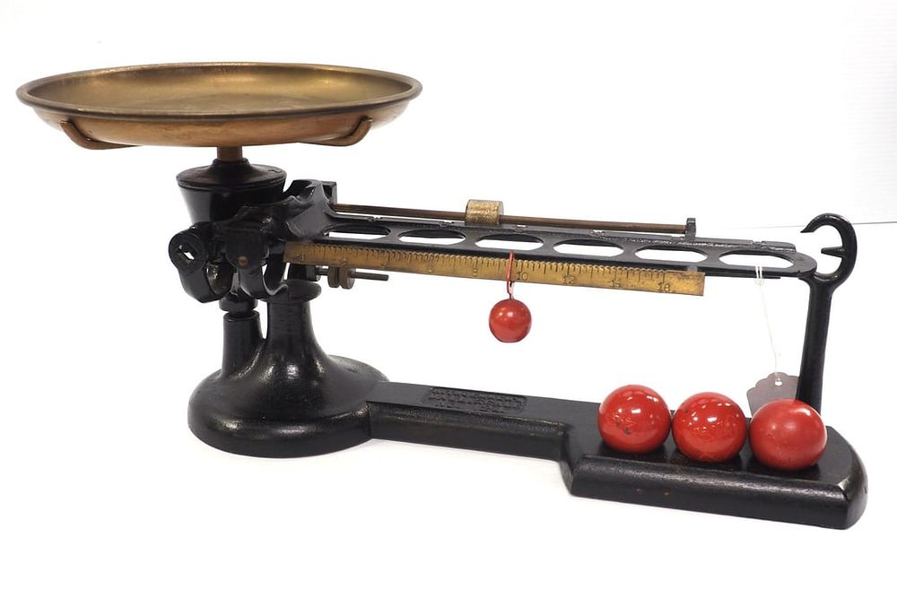Lot 2066: Cast iron and brass #124 "Ball" scale