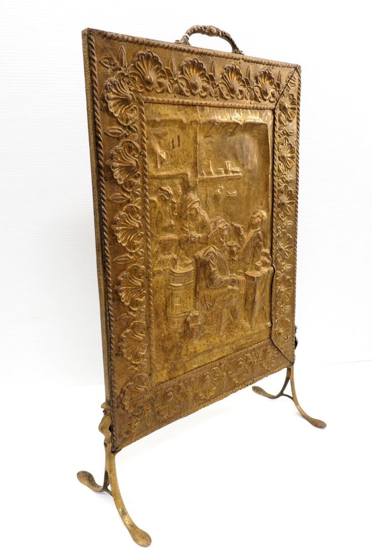 Lot 2067: Pre-war brass fireplace screen