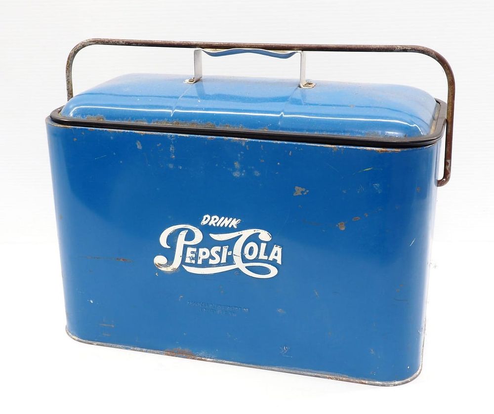 Lot 2077: Pepsi Cola airline cooler