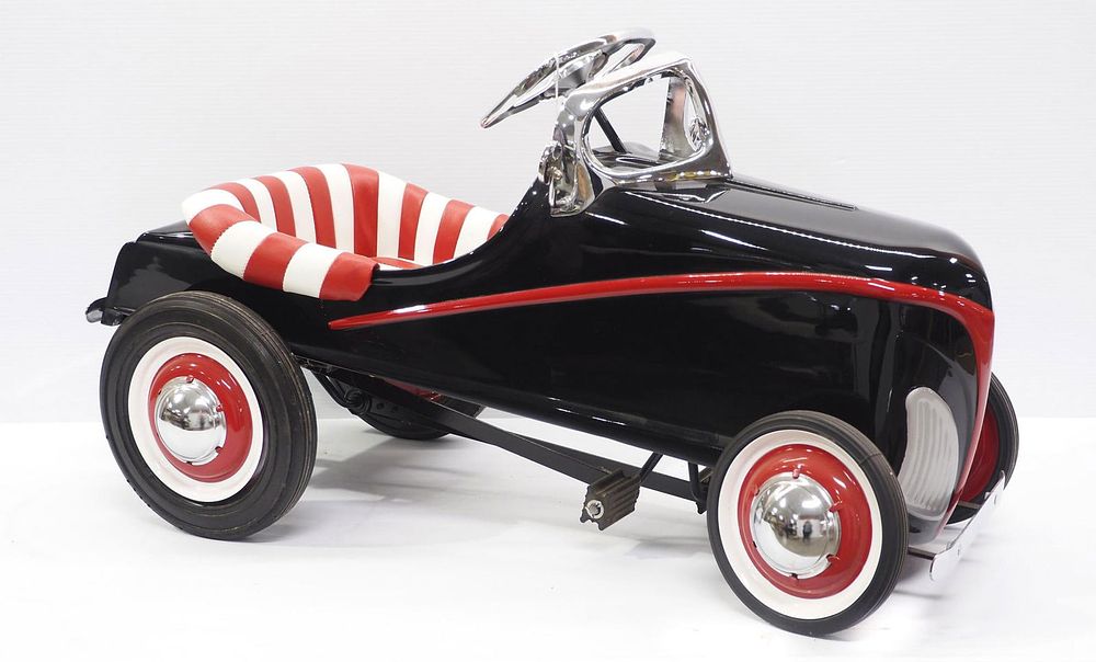 Lot 2213: Steelcraft "Ace" style pedal car