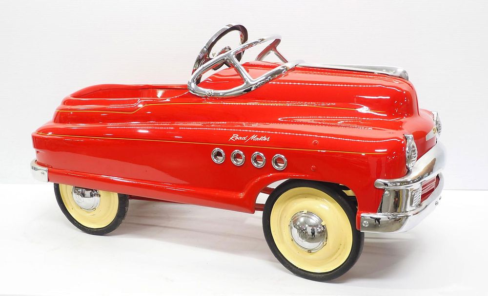 Lot 2219: Murray Road Master Buick pedal car