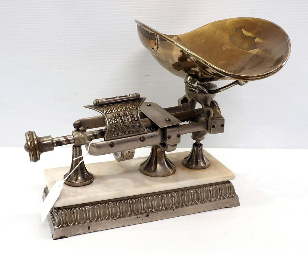 Lot 2224: "The Micrometer" scale