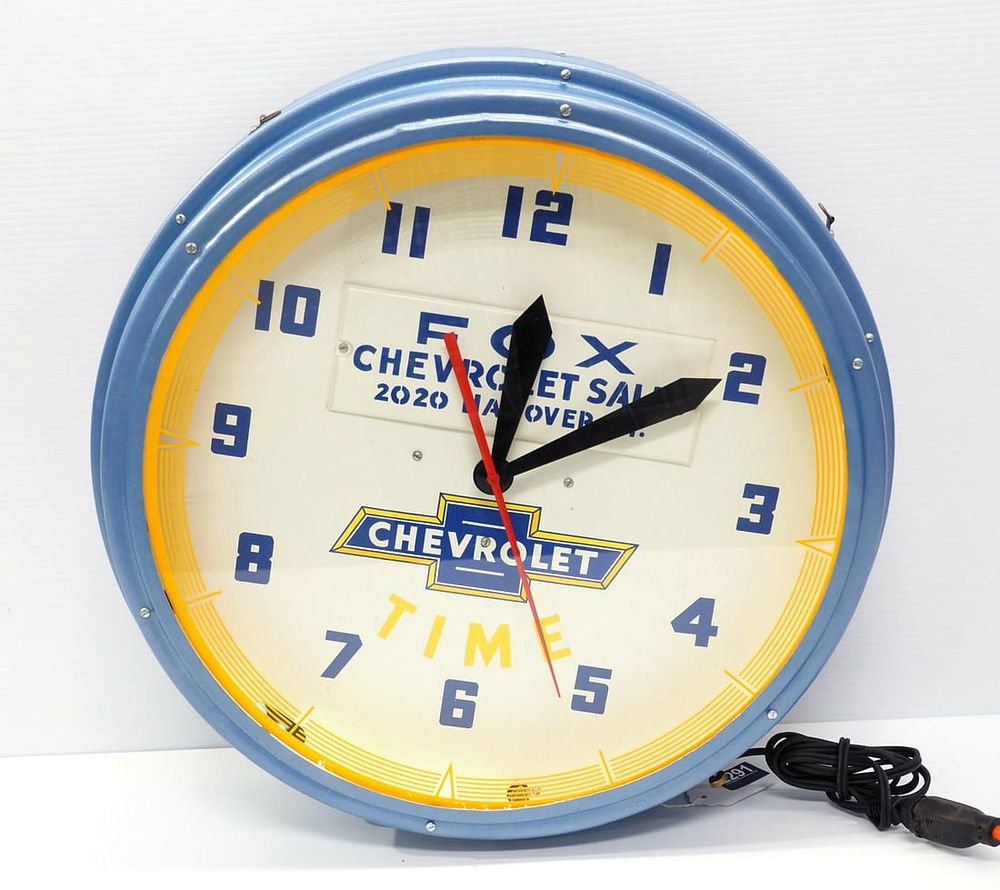 Lot 2291: Chevrolet neon clock