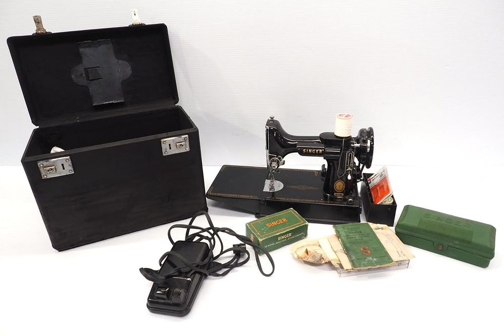 Lot 2338: Singer Featherweight sewing machine