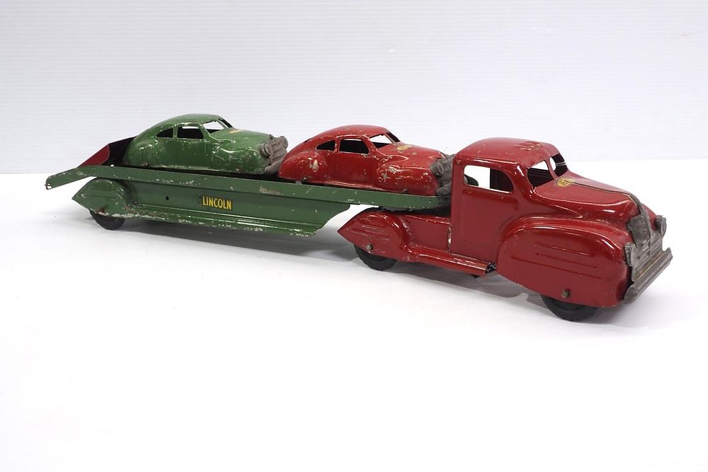 Lot 2415: Lincoln Toys car hauler truck