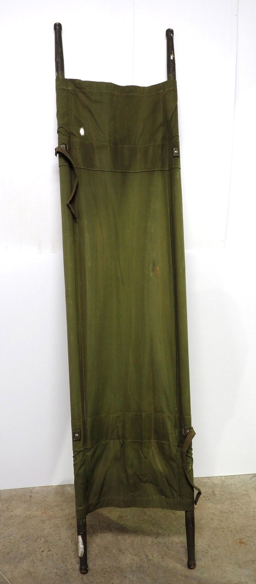 Lot 2433: US Army stretcher cot