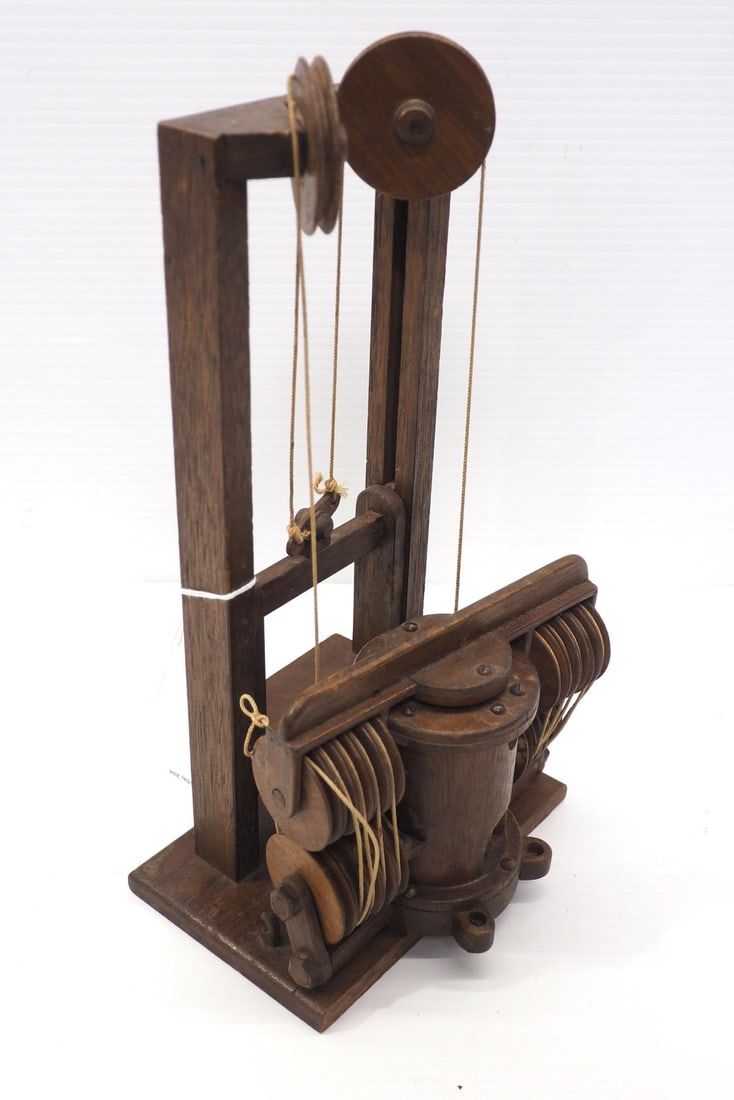 Lot 1005: Patent model or salesman sample of elevator