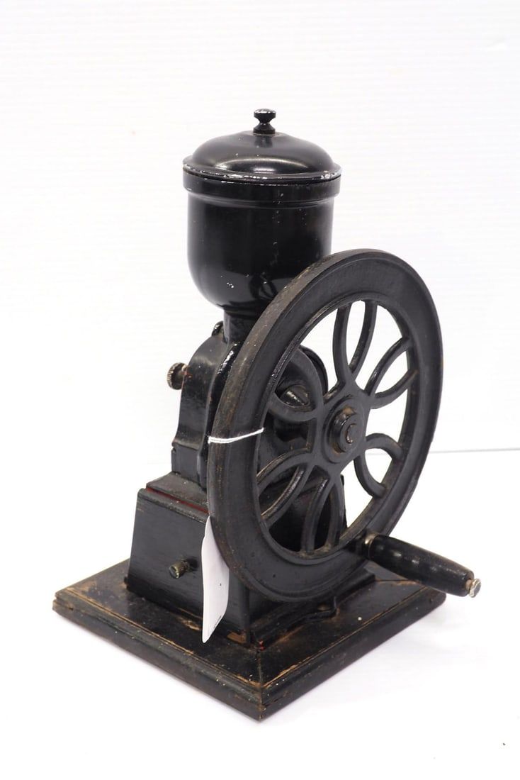 Lot 1028: Hand-crank table-top coffee grinder