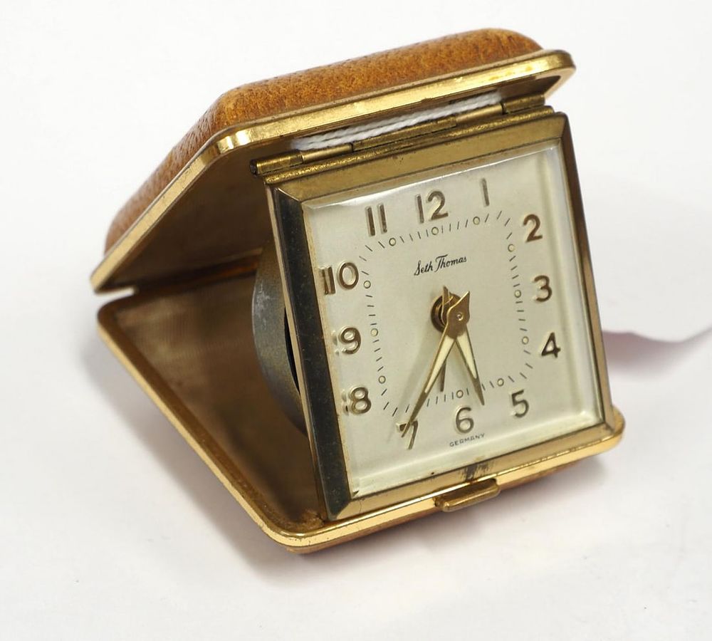 Lot 1190H: Seth Thomas travel alarm clock