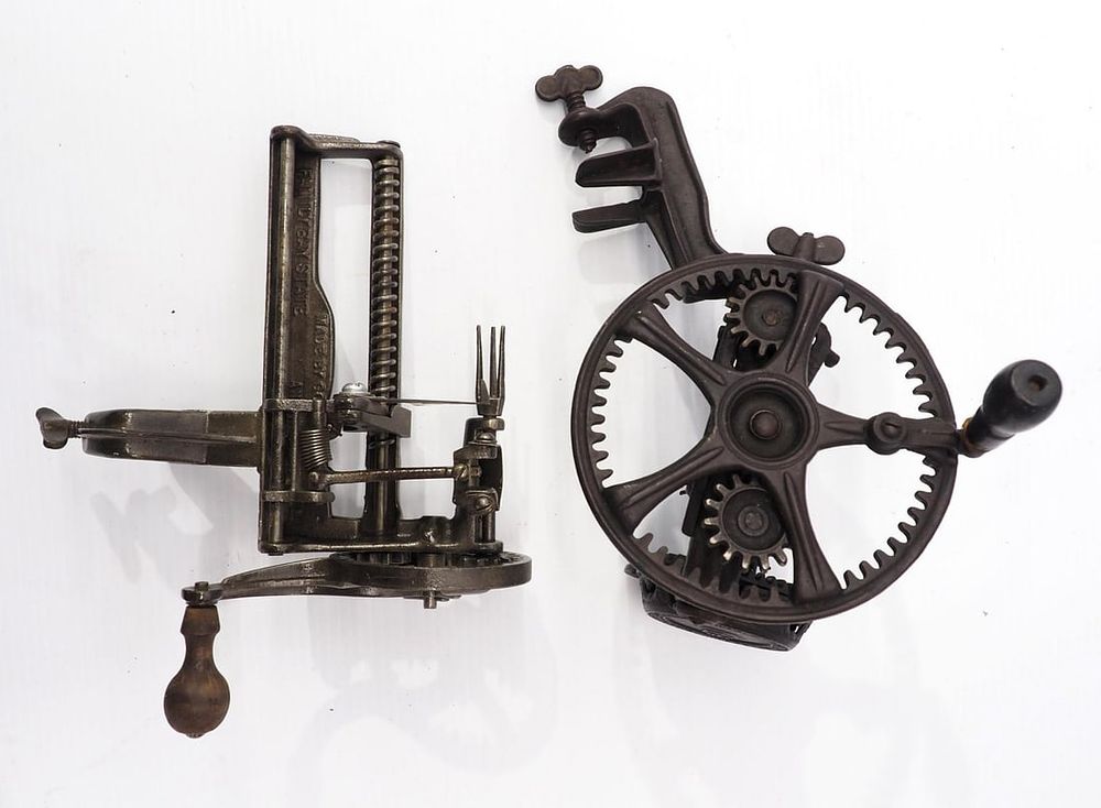 Lot 1382: (2) Apple peelers