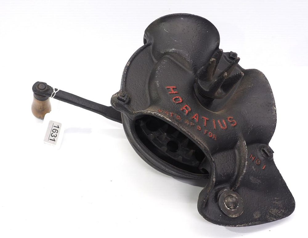 Lot 1631: Horatius box-type corn sheller