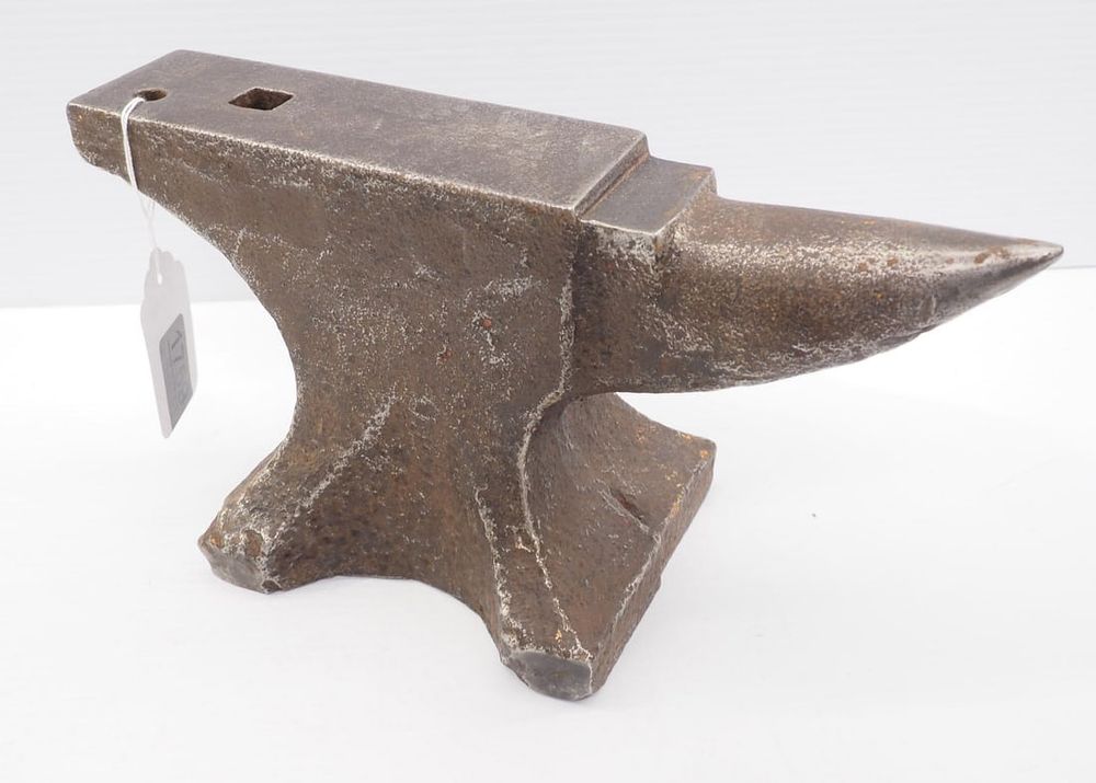 Lot 1769: Brooks 28 lb anvil