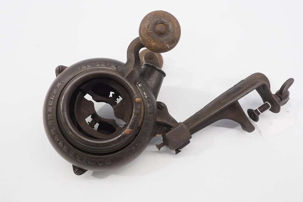 Lot 1805: Brady Family table-mount corn sheller