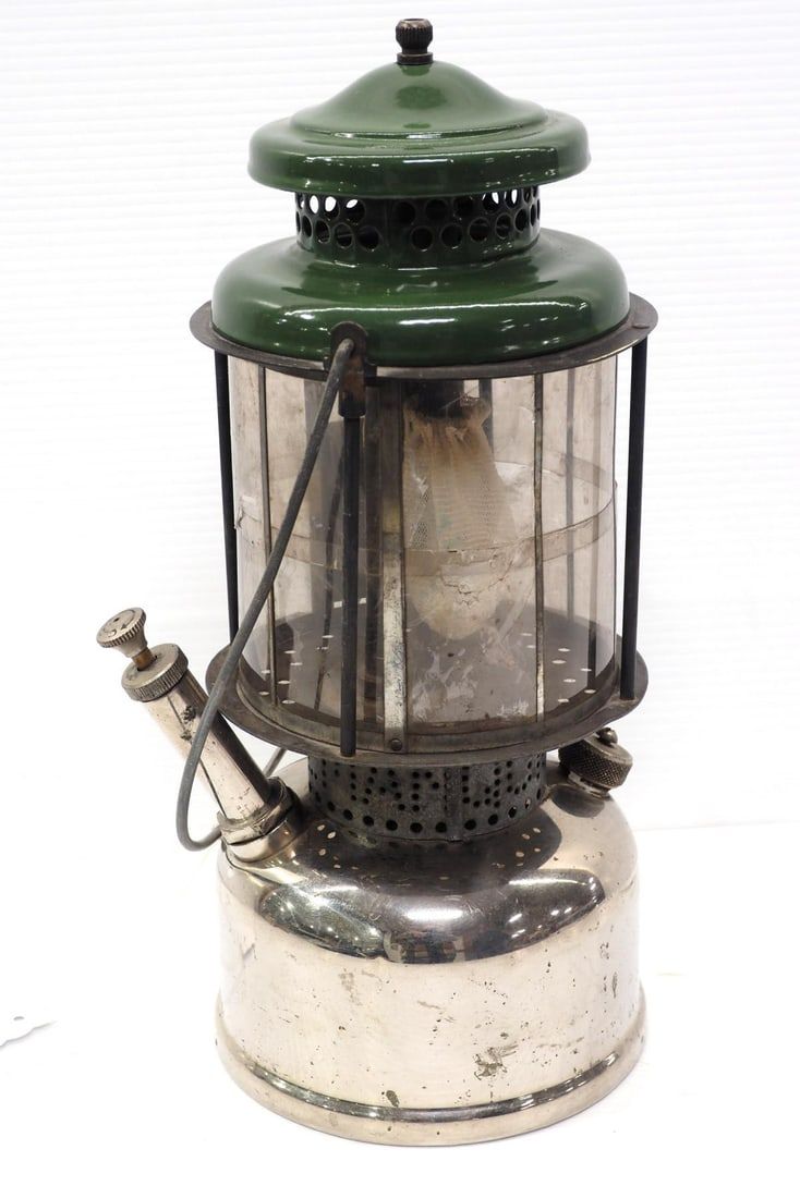 Lot 566: Coleman Model 427 external pump