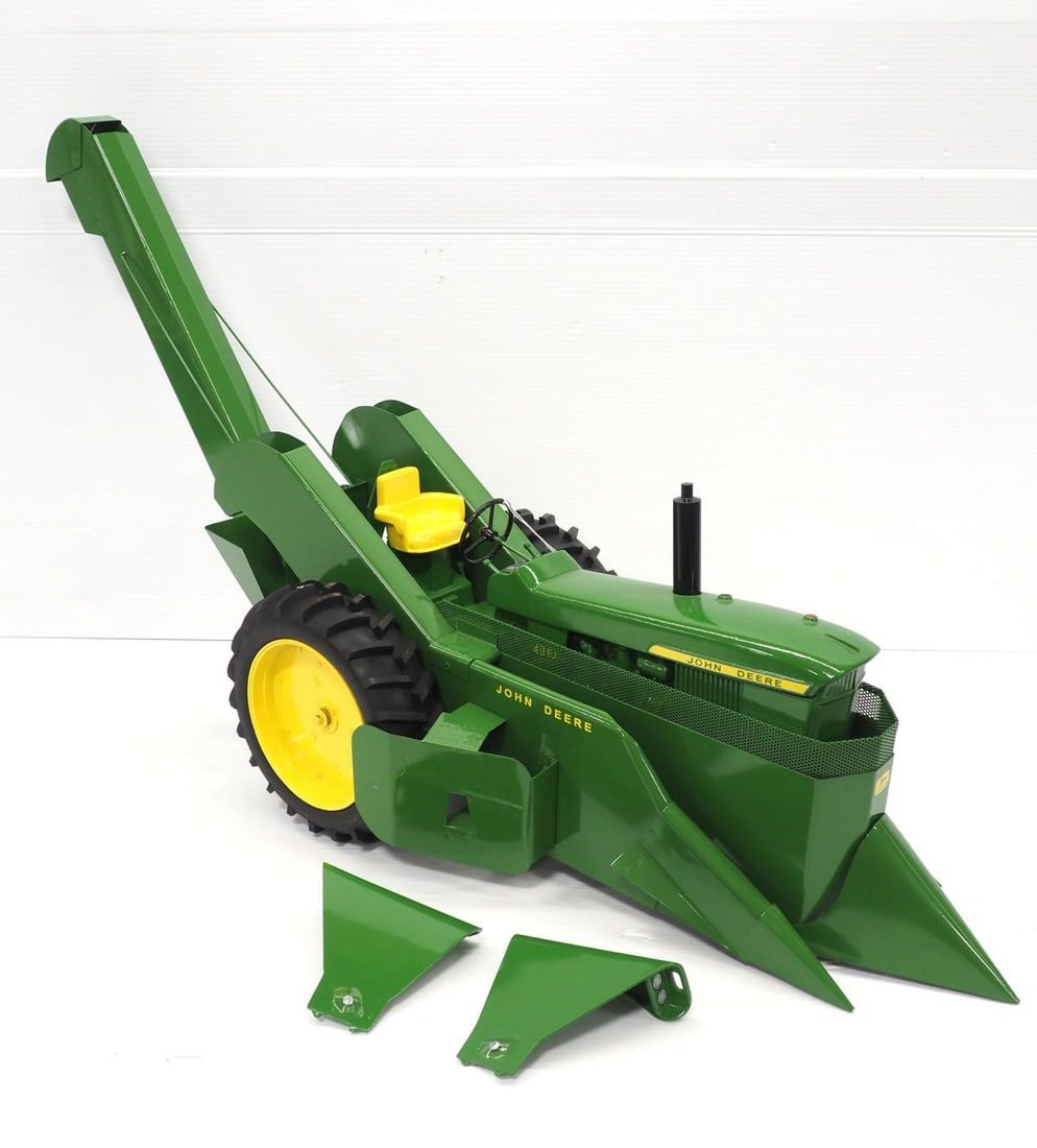 Lot 151: John Deere 4010 Diesel