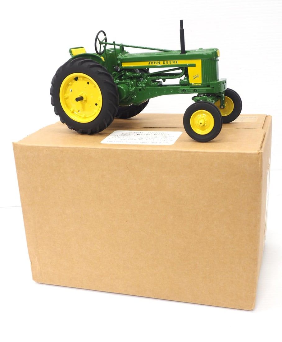 Lot 208: Nolt John Deere 520 WF Tractor