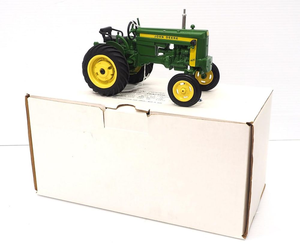 Lot 289: Nolt John Deere 420-S Tractor