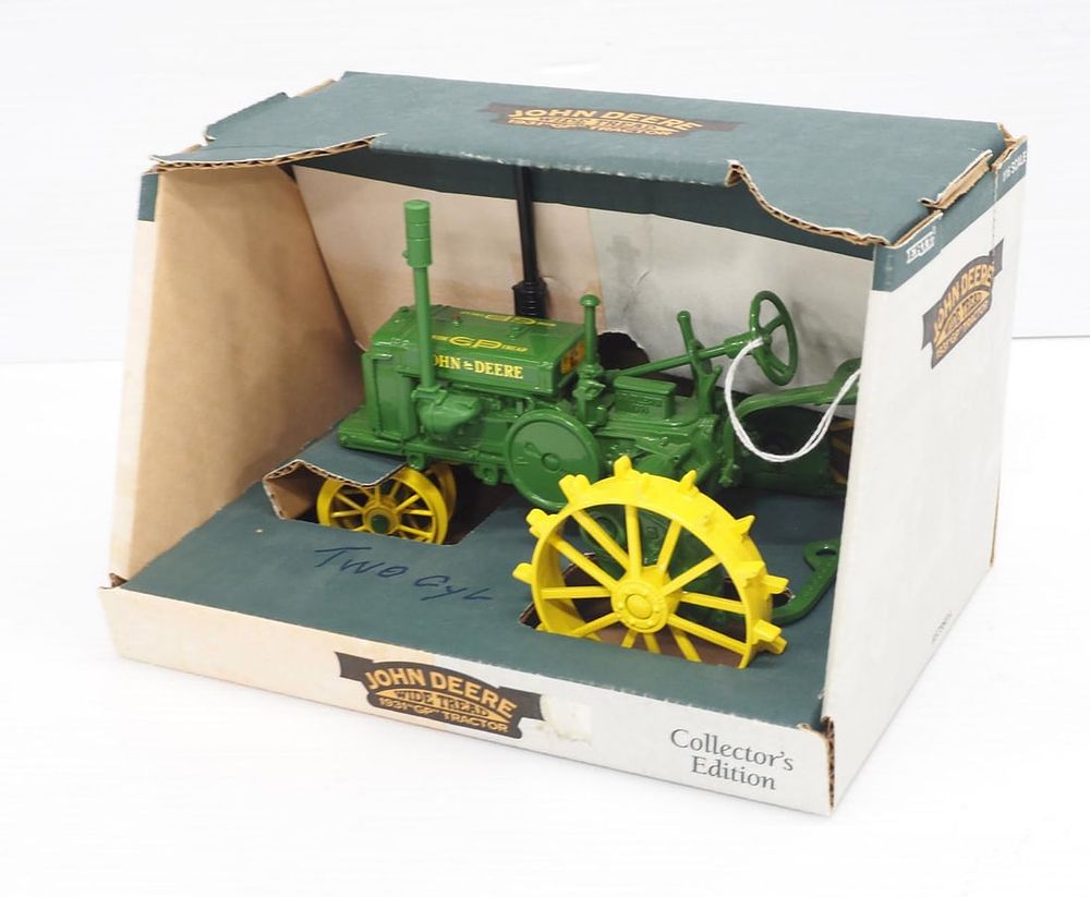 Lot 298: John Deere 1931 GP Tractor