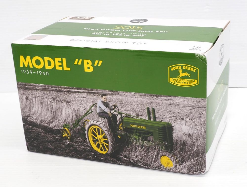 Lot 326: John Deere Model B Tractor