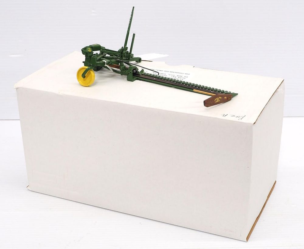 Lot 376: John Deere No.5 Power Mower