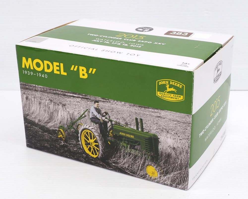 Lot 383: John Deere Model B Tractor
