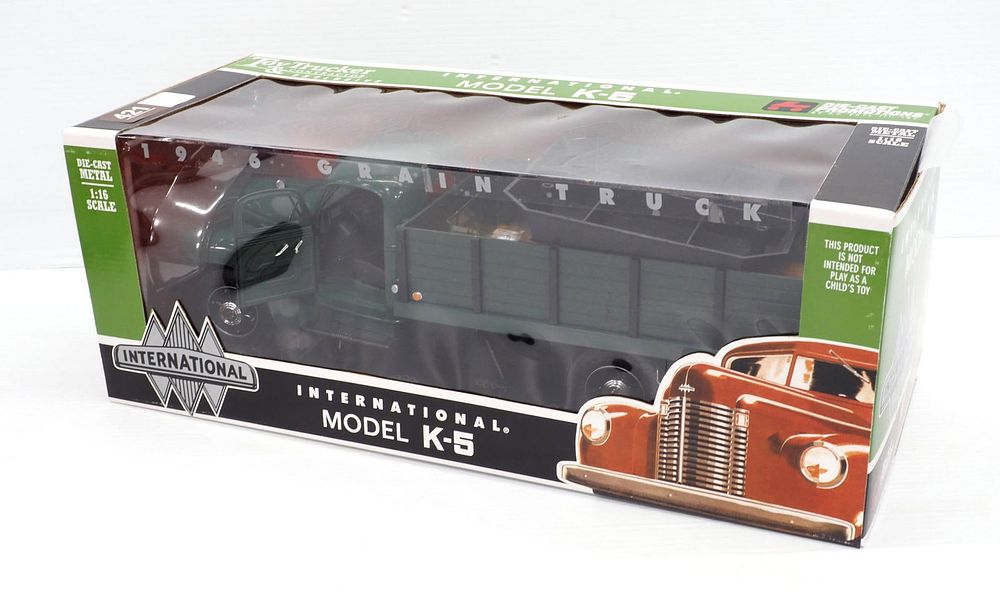 Lot 421: International 1946 Model K-5 Grain Truck