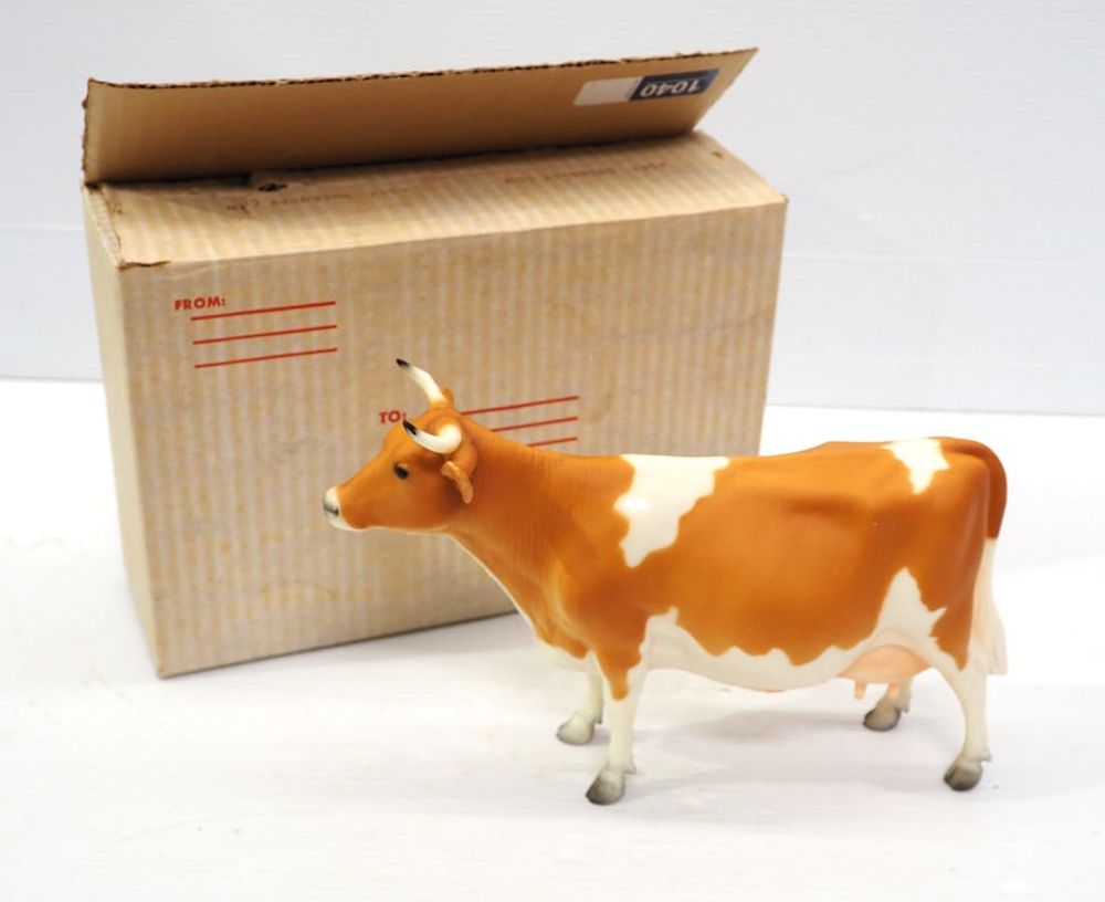 Lot 1040: Breyer No.342 Guernsey Cow model
