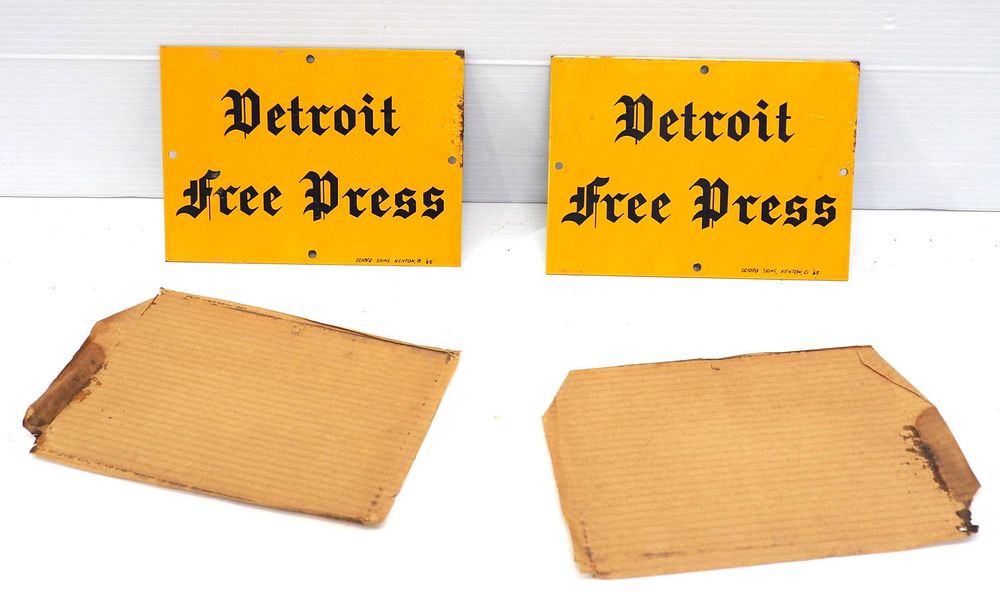 Lot 1045: Detroit Free Press signs