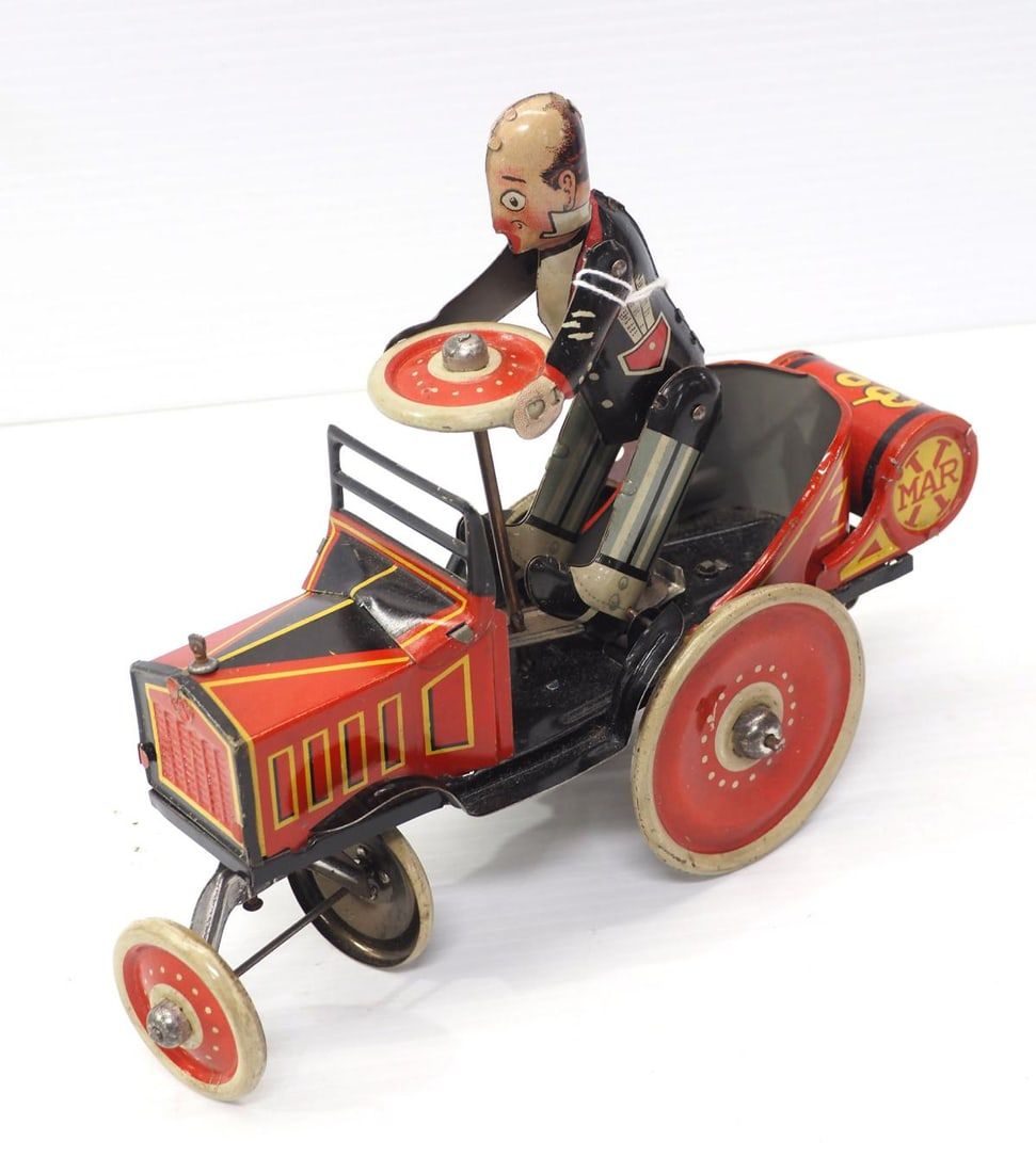 Lot 1050: Marx tin wind-up Coo-Coo Car