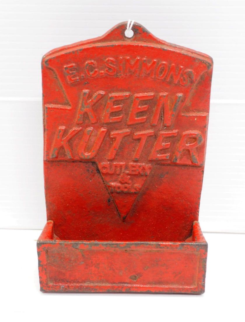 Lot 1061: Cast iron Keen Kutter match safe