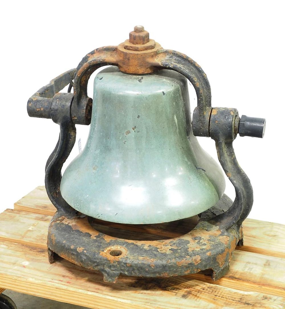Lot 1075: Brass No.7561 railroad train engine bell