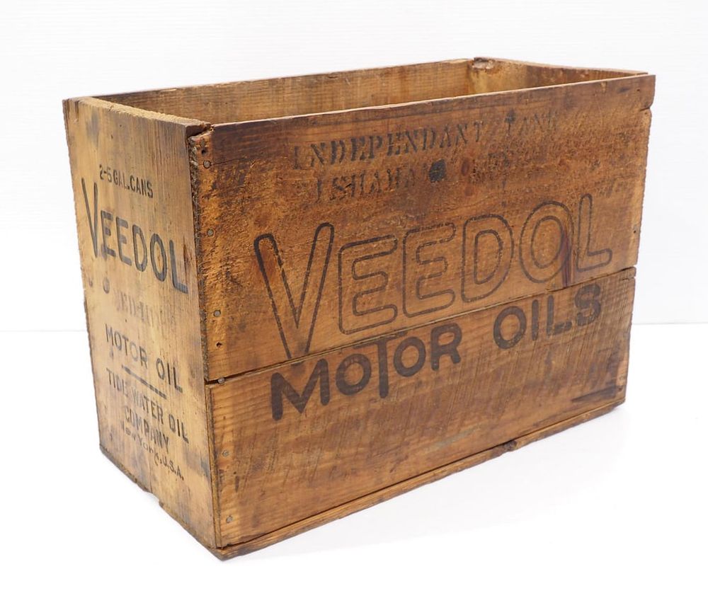 Lot 1087: Veedol Motor Oils wooden box