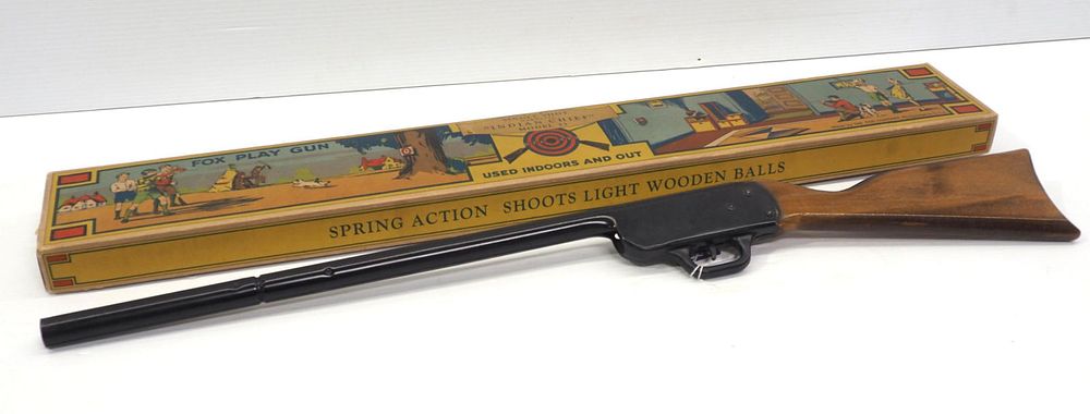 Lot 1092: Indian Chief Model 33 Play Gun