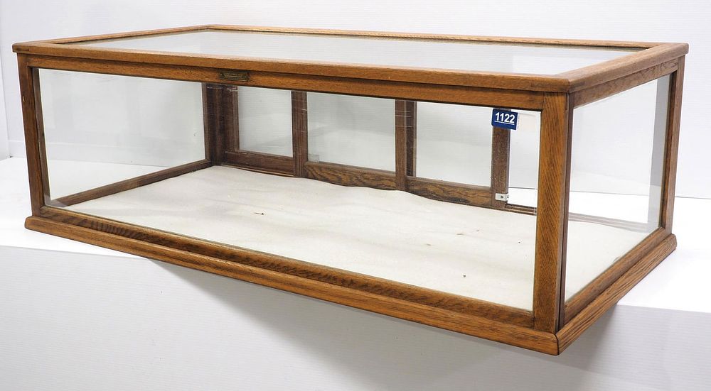 Lot 1122: Oak & glass countertop showcase