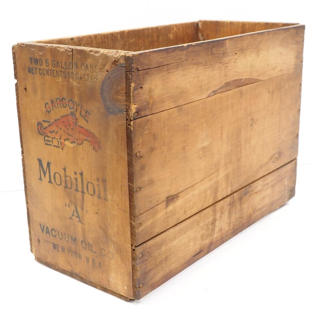 Lot 1129: Wooden Mobiloil crate