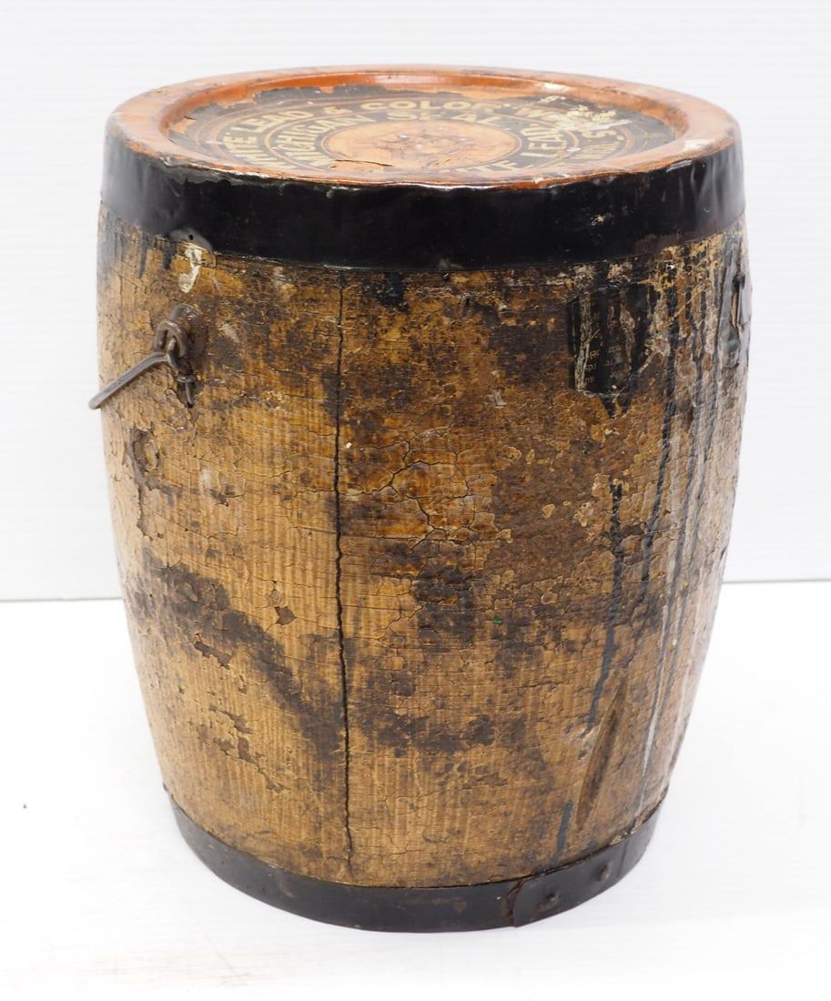 Lot 1143: Acme White Lead & Color Works wooden barrel