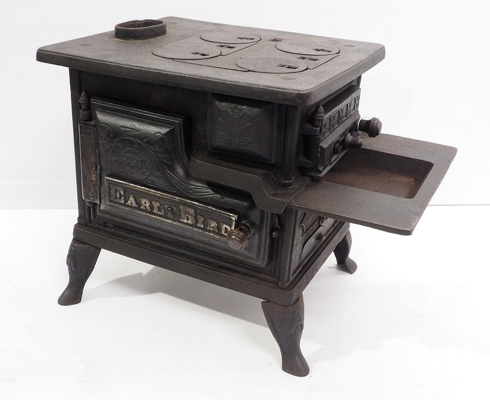 Lot 1145: Early Bird cast iron stove