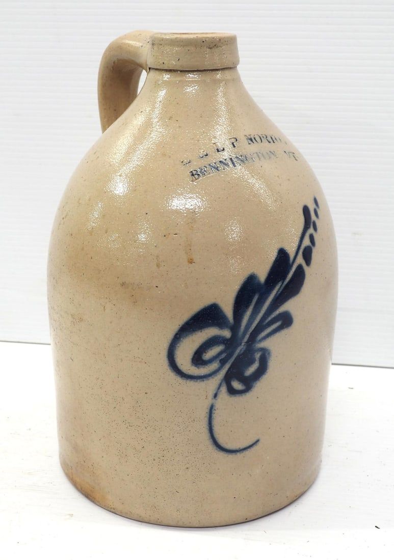 Lot 1158: 1 gallon decorated crock jug