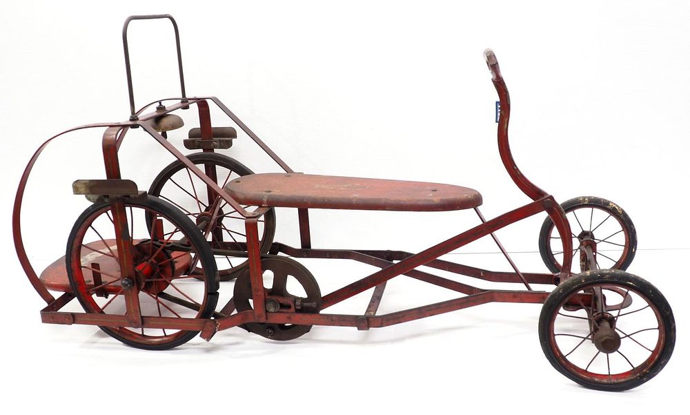 Lot 1162: Doodlebug Spe-da-way child's ride-on toy