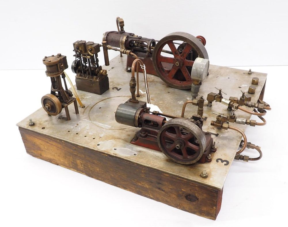 Lot 1189: 4-pc model steam engine display